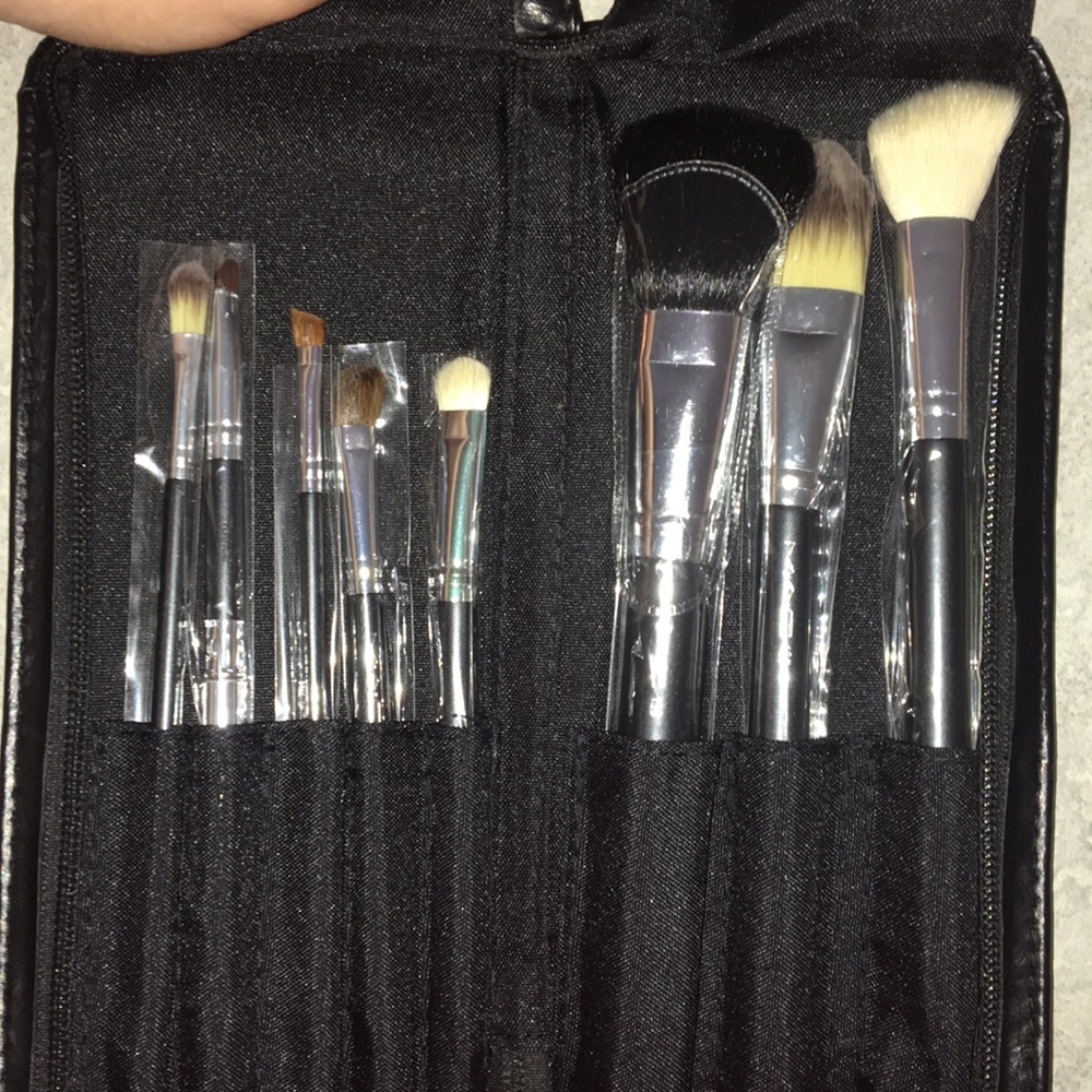 MAC brush set